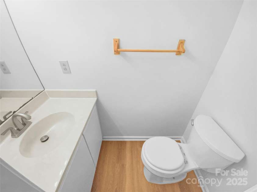 7737 Batavia Lane, Charlotte, NC 28213.  MLS# CAR4264763, YatesRealty ID 17436. 