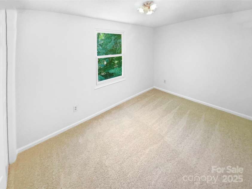7737 Batavia Lane, Charlotte, NC 28213.  MLS# CAR4264763, YatesRealty ID 17436. 