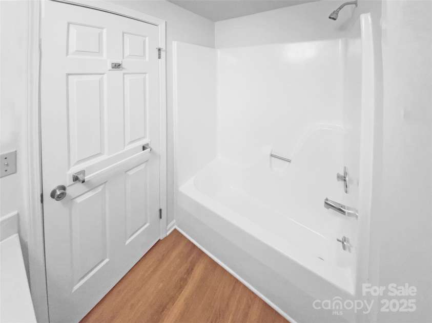 7737 Batavia Lane, Charlotte, NC 28213.  MLS# CAR4264763, YatesRealty ID 17436. 