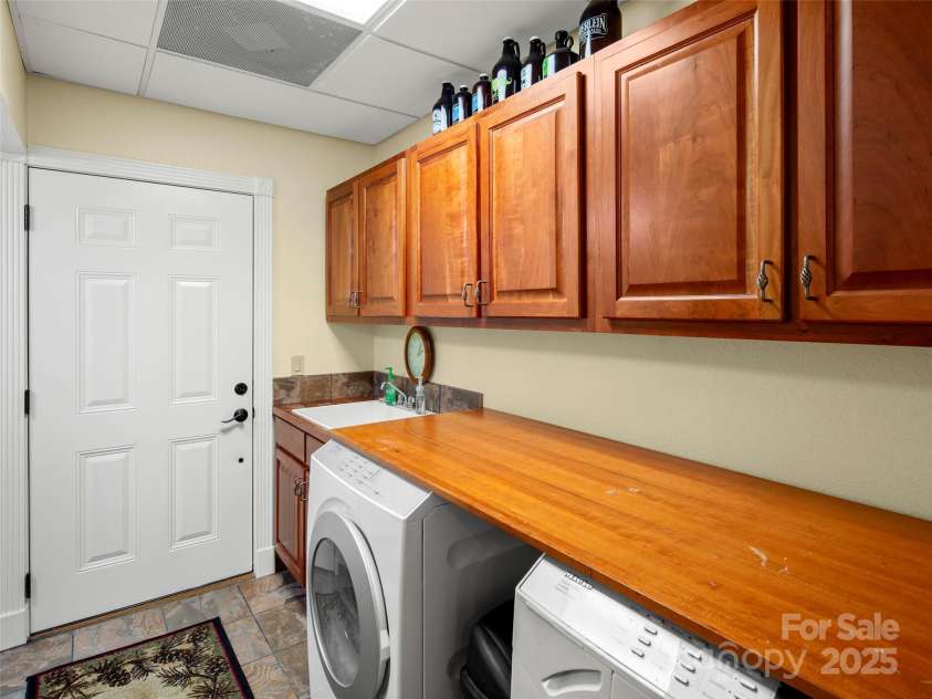 79 Ward Road, Maggie Valley, NC 28751.  MLS# CAR4261304, YatesRealty ID 17437. 