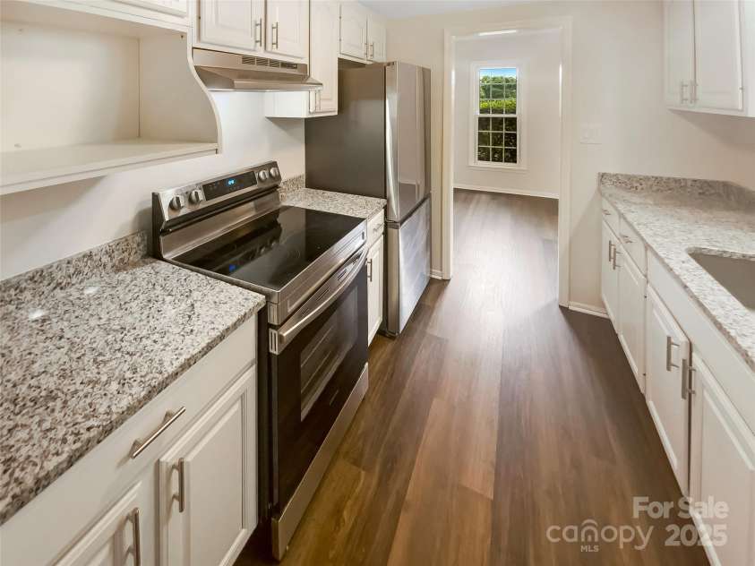 8026 Regent Park Lane, Charlotte, NC 28210.  MLS# CAR4248180, YatesRealty ID 17438. 