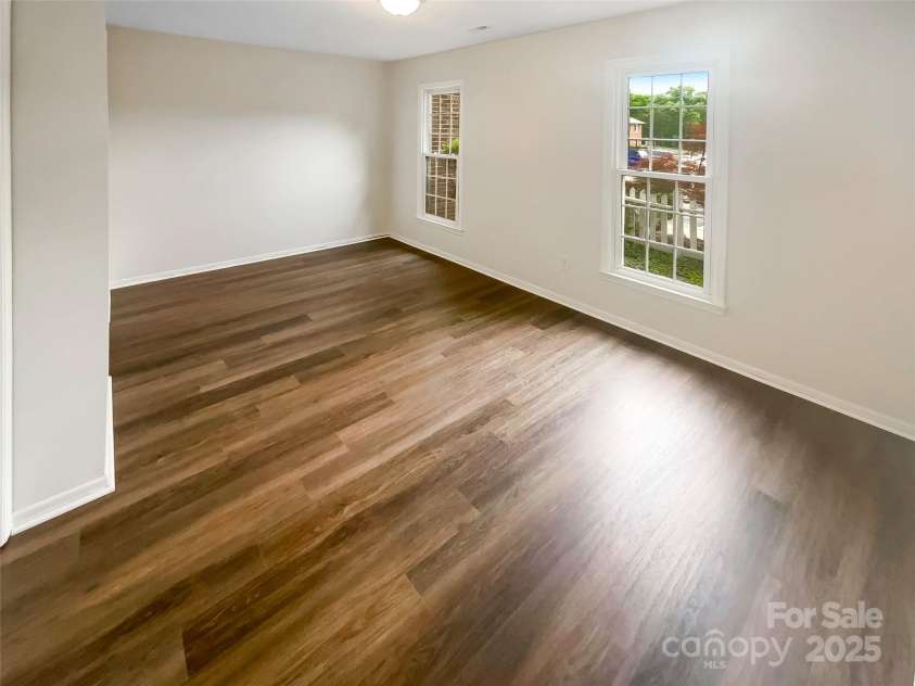 8026 Regent Park Lane, Charlotte, NC 28210.  MLS# CAR4248180, YatesRealty ID 17438. 