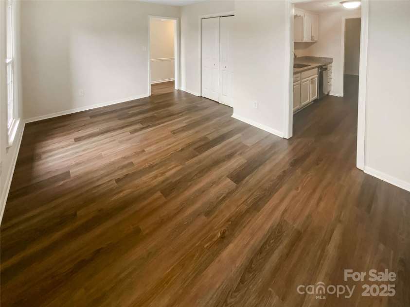 8026 Regent Park Lane, Charlotte, NC 28210.  MLS# CAR4248180, YatesRealty ID 17438. 