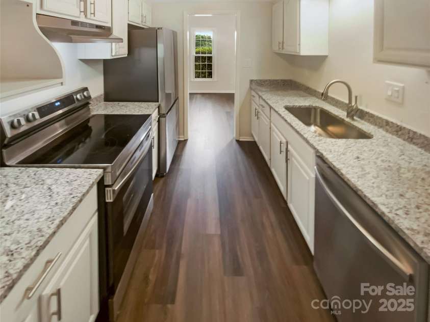 8026 Regent Park Lane, Charlotte, NC 28210.  MLS# CAR4248180, YatesRealty ID 17438. 