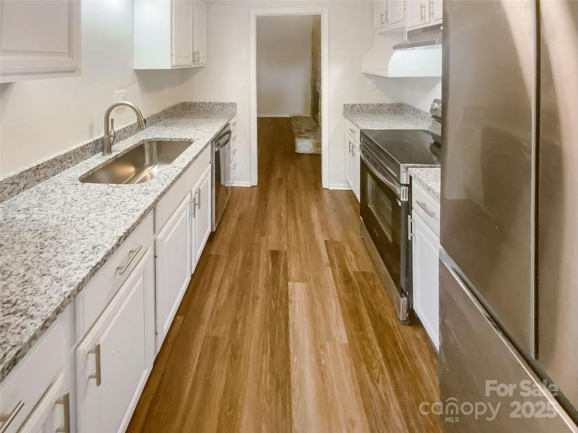 8026 Regent Park Lane, Charlotte, NC 28210.  MLS# CAR4248180, YatesRealty ID 17438. 