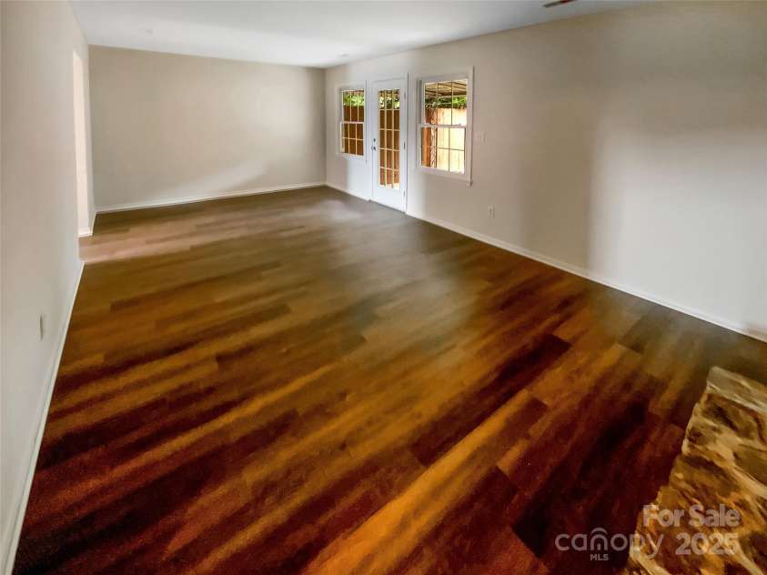 8026 Regent Park Lane, Charlotte, NC 28210.  MLS# CAR4248180, YatesRealty ID 17438. 
