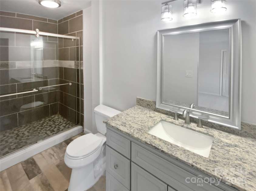 8026 Regent Park Lane, Charlotte, NC 28210.  MLS# CAR4248180, YatesRealty ID 17438. 