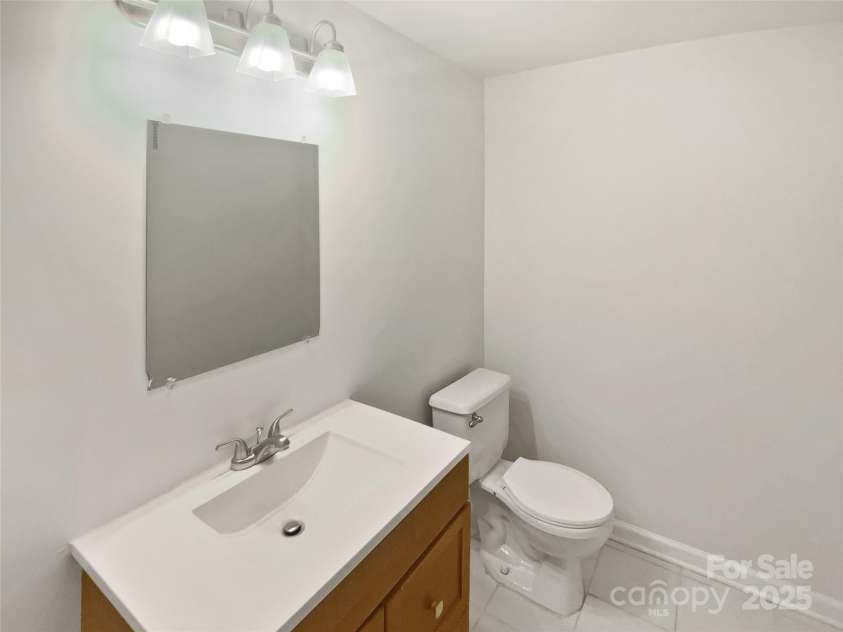 8026 Regent Park Lane, Charlotte, NC 28210.  MLS# CAR4248180, YatesRealty ID 17438. 