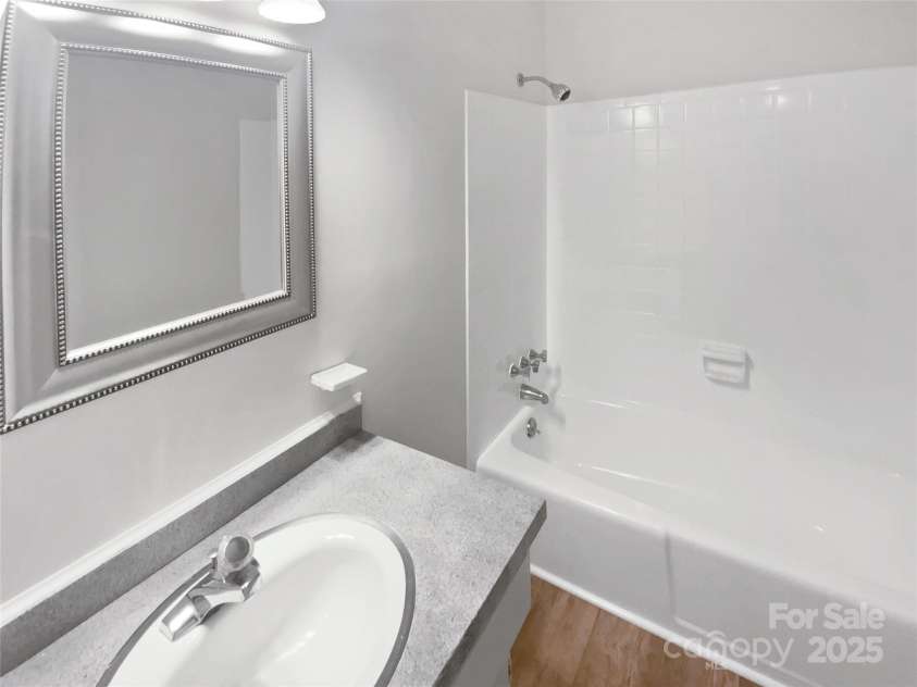 8026 Regent Park Lane, Charlotte, NC 28210.  MLS# CAR4248180, YatesRealty ID 17438. 