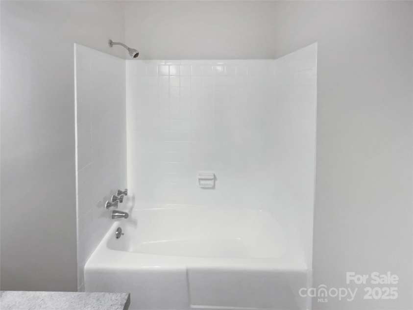 8026 Regent Park Lane, Charlotte, NC 28210.  MLS# CAR4248180, YatesRealty ID 17438. 