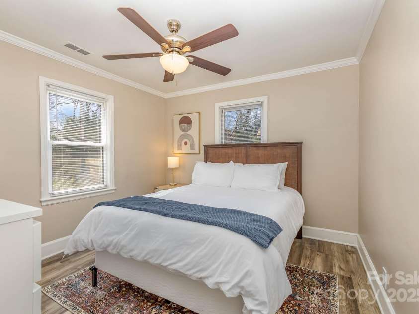 3141 Mathis Drive, Charlotte, NC 28208.  MLS# CAR4255129, YatesRealty ID 17439. 