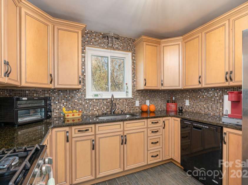 1302 Winthrop Drive, Rock Hill, SC 29732.  MLS# CAR4332694, YatesRealty ID 1744. 