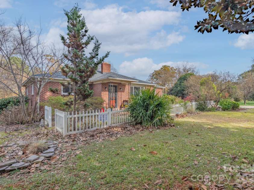 1302 Winthrop Drive, Rock Hill, SC 29732.  MLS# CAR4332694, YatesRealty ID 1744. 