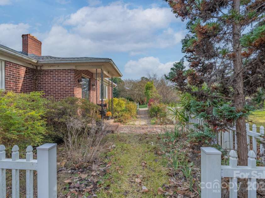 1302 Winthrop Drive, Rock Hill, SC 29732.  MLS# CAR4332694, YatesRealty ID 1744. 