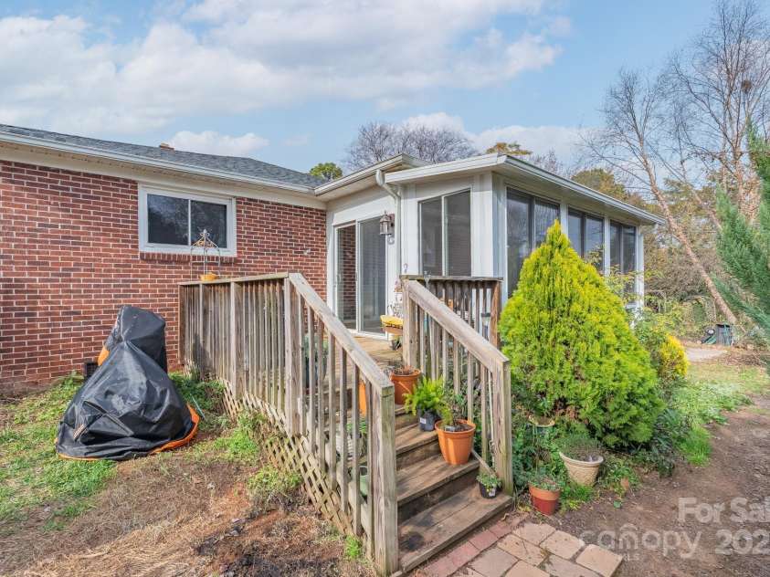 1302 Winthrop Drive, Rock Hill, SC 29732.  MLS# CAR4332694, YatesRealty ID 1744. 