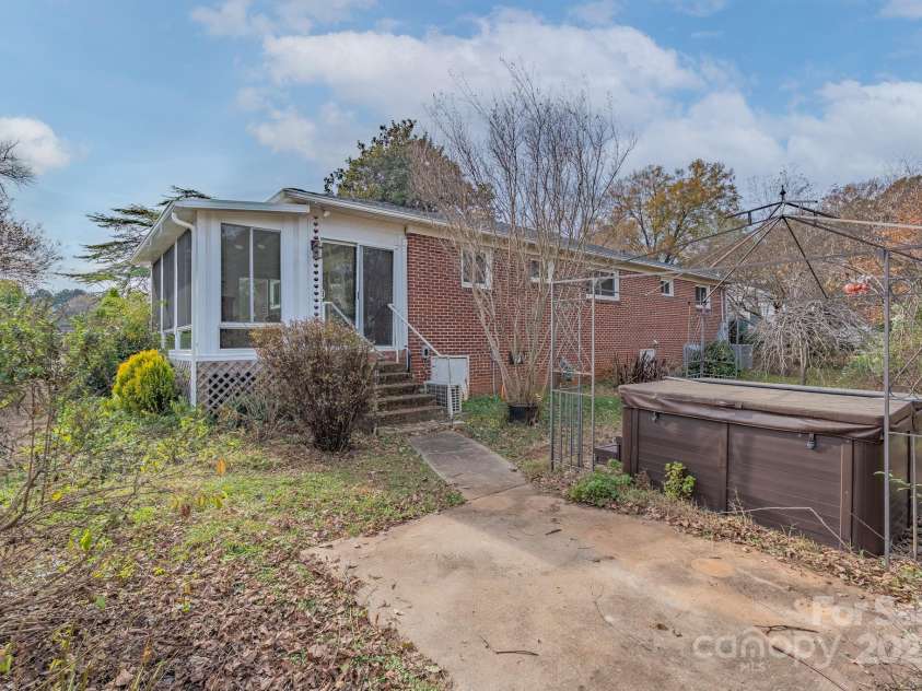 1302 Winthrop Drive, Rock Hill, SC 29732.  MLS# CAR4332694, YatesRealty ID 1744. 