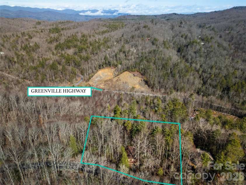 177 Walelu Court, Brevard, NC 28712.  MLS# CAR4333562, YatesRealty ID 1744. Quick access in and out of Connestee Falls to Brevard, Dupont Forest and Cedar Mountain.