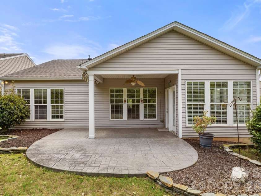 15164 Legend Oaks Court, Fort Mill, SC 29707.  MLS# CAR4375145, YatesRealty ID 17440. 