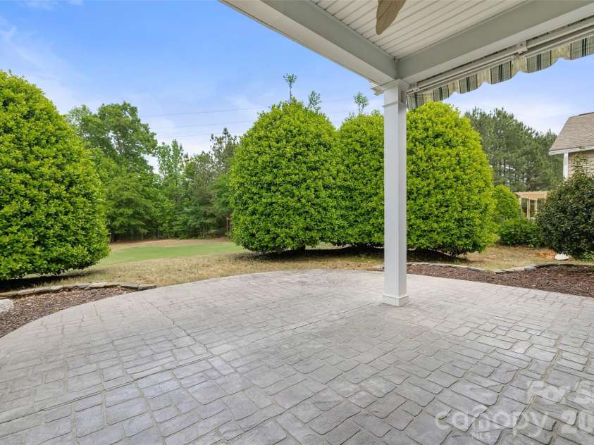 15164 Legend Oaks Court, Fort Mill, SC 29707.  MLS# CAR4375145, YatesRealty ID 17440. 