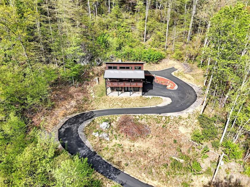 455 Chinquapin Road, Canton, NC 28716.  MLS# CAR4375378, YatesRealty ID 17441. 