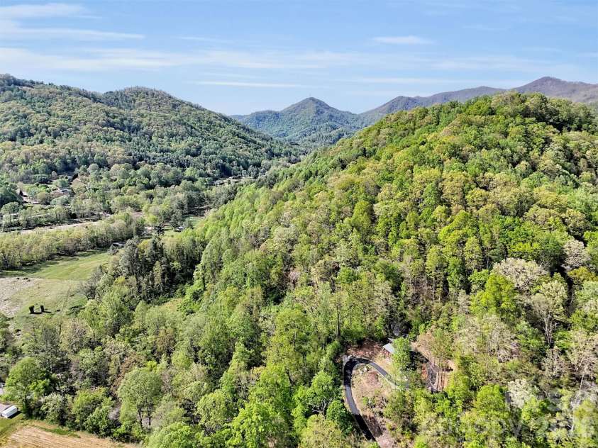 455 Chinquapin Road, Canton, NC 28716.  MLS# CAR4375378, YatesRealty ID 17441. 