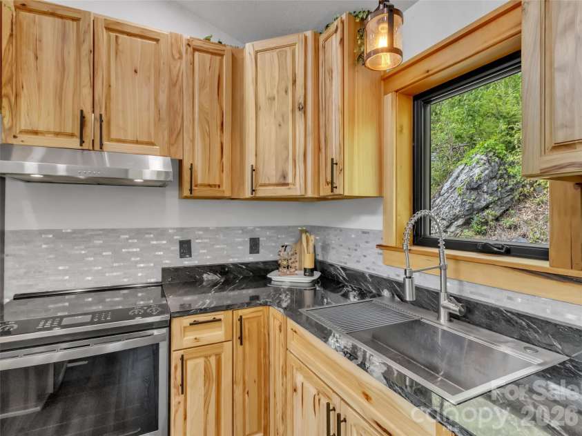 455 Chinquapin Road, Canton, NC 28716.  MLS# CAR4375378, YatesRealty ID 17441. Kitchen
