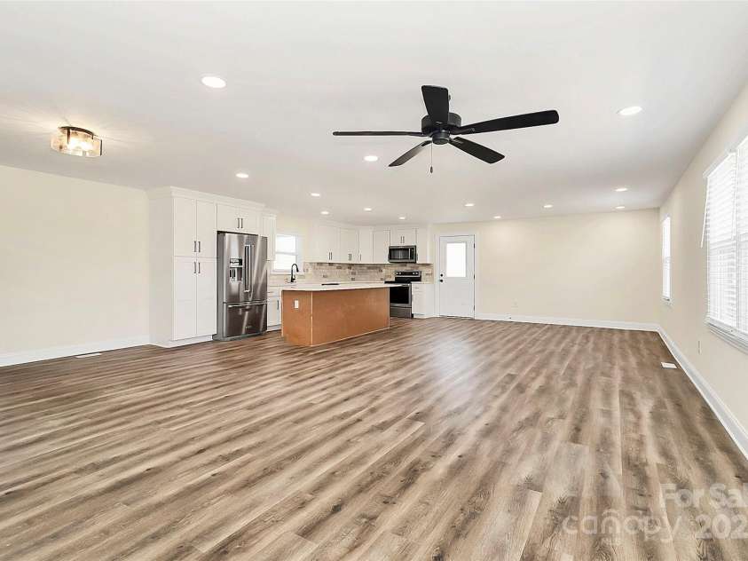 2159 Greenleaf Road, Clover, SC 29710.  MLS# CAR4223943, YatesRealty ID 17442. 