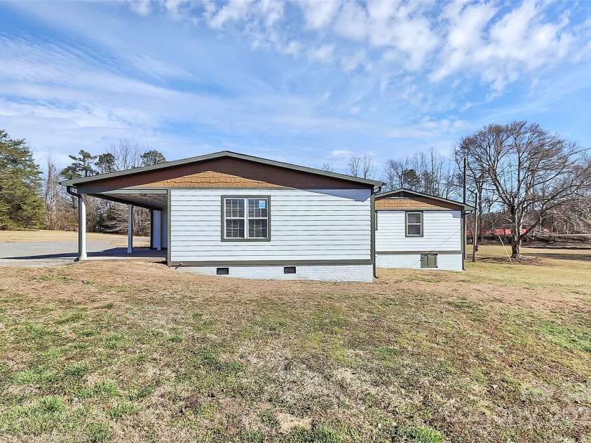 2159 Greenleaf Road, Clover, SC 29710.  MLS# CAR4223943, YatesRealty ID 17442. 