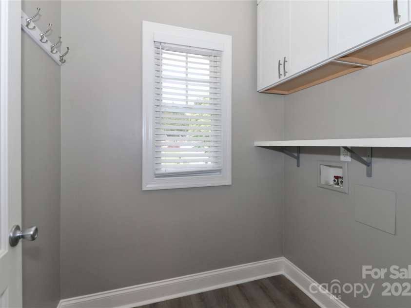 3709 Creek Ridge Drive, Denver, NC 28037.  MLS# CAR4260296, YatesRealty ID 17443. 