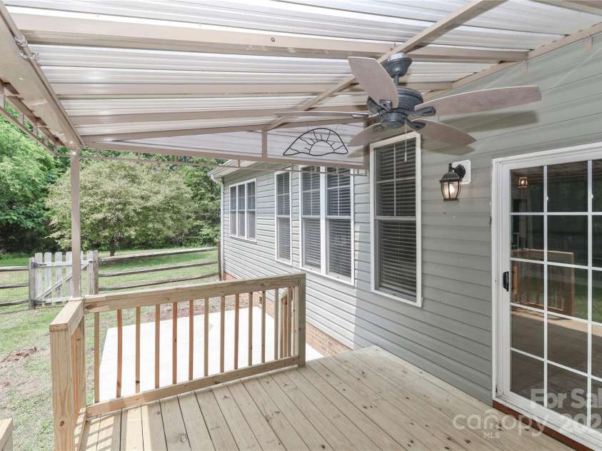 3709 Creek Ridge Drive, Denver, NC 28037.  MLS# CAR4260296, YatesRealty ID 17443. 