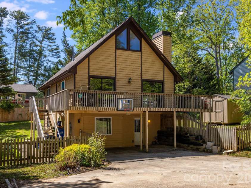823 Fanning Bridge Road, Fletcher, NC 28732.  MLS# CAR4376125, YatesRealty ID 17443. 