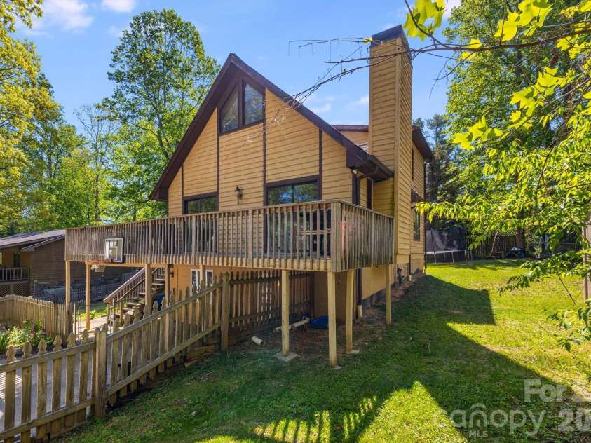 823 Fanning Bridge Road, Fletcher, NC 28732.  MLS# CAR4376125, YatesRealty ID 17443. 