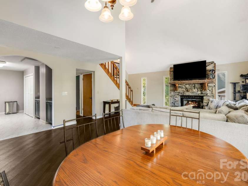 823 Fanning Bridge Road, Fletcher, NC 28732.  MLS# CAR4376125, YatesRealty ID 17443. 