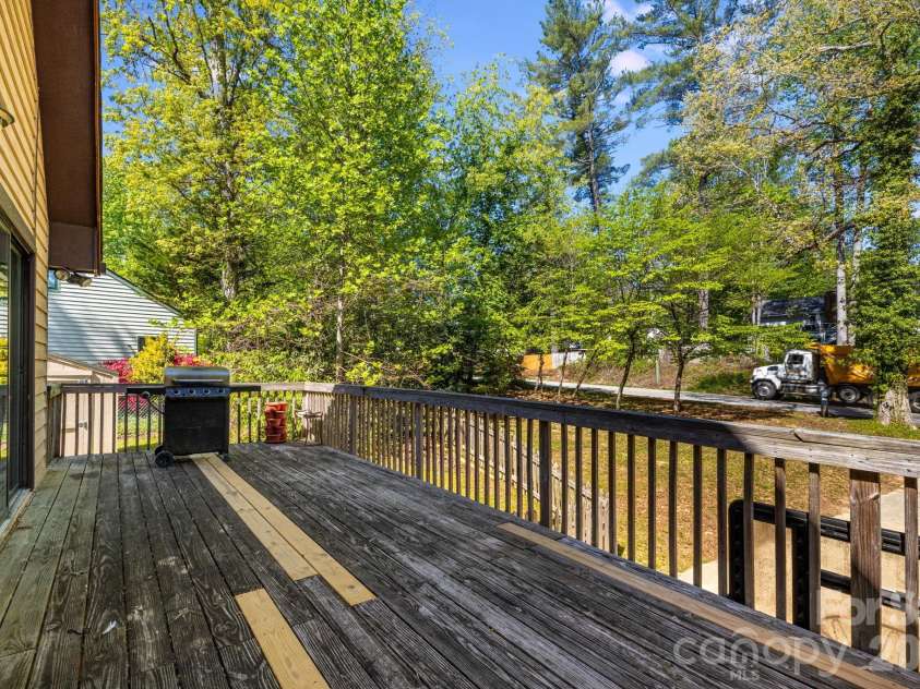 823 Fanning Bridge Road, Fletcher, NC 28732.  MLS# CAR4376125, YatesRealty ID 17443. 