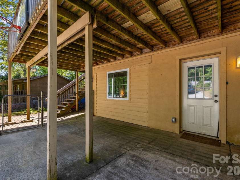 823 Fanning Bridge Road, Fletcher, NC 28732.  MLS# CAR4376125, YatesRealty ID 17443. 
