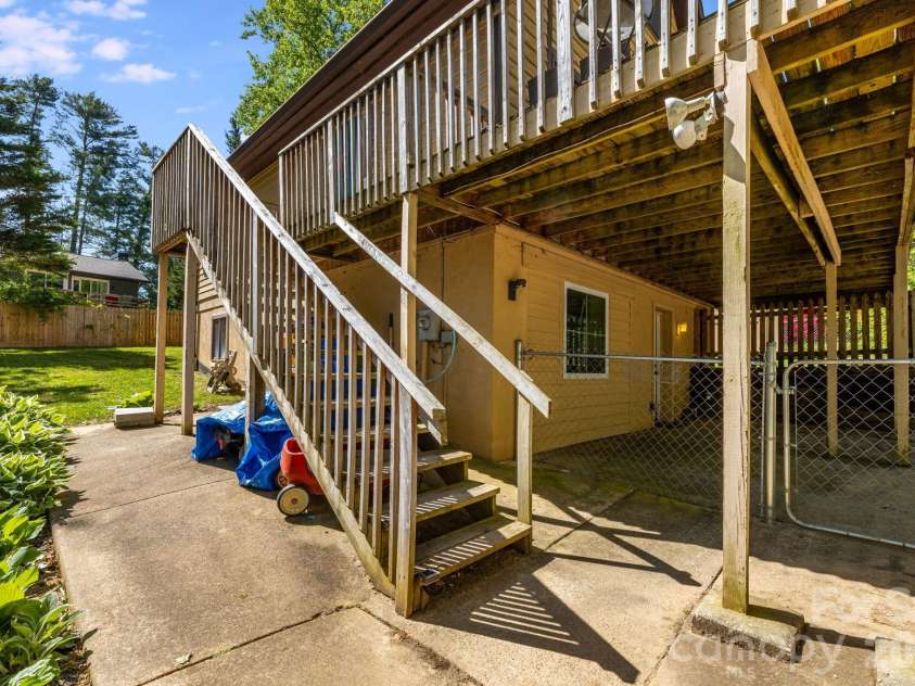 823 Fanning Bridge Road, Fletcher, NC 28732.  MLS# CAR4376125, YatesRealty ID 17443. 