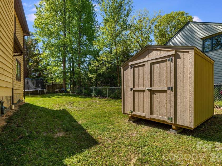 823 Fanning Bridge Road, Fletcher, NC 28732.  MLS# CAR4376125, YatesRealty ID 17443. 