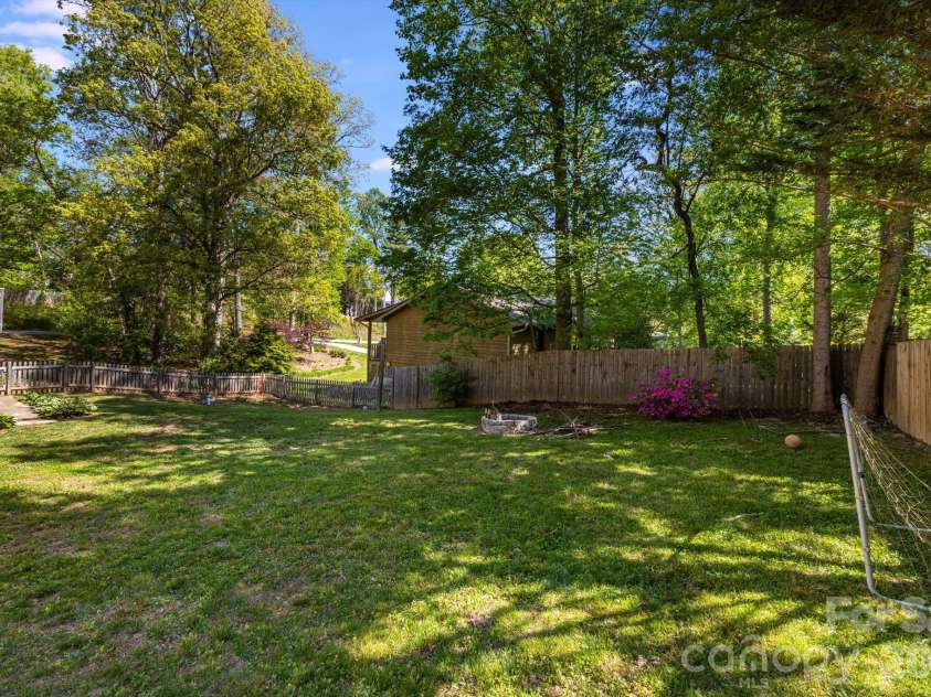 823 Fanning Bridge Road, Fletcher, NC 28732.  MLS# CAR4376125, YatesRealty ID 17443. 