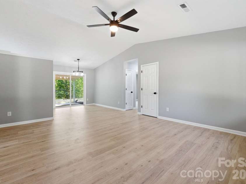 24 Sagefield Drive, Candler, NC 28715.  MLS# CAR4376875, YatesRealty ID 17444. 