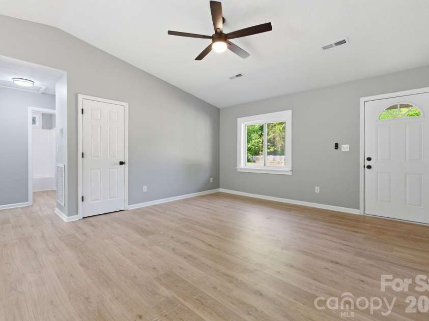 24 Sagefield Drive, Candler, NC 28715.  MLS# CAR4376875, YatesRealty ID 17444. 