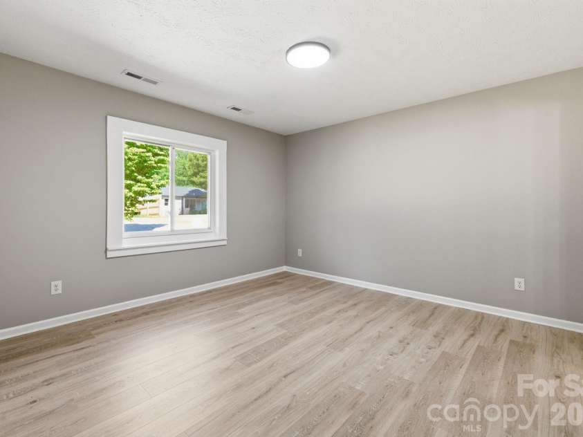 24 Sagefield Drive, Candler, NC 28715.  MLS# CAR4376875, YatesRealty ID 17444. 