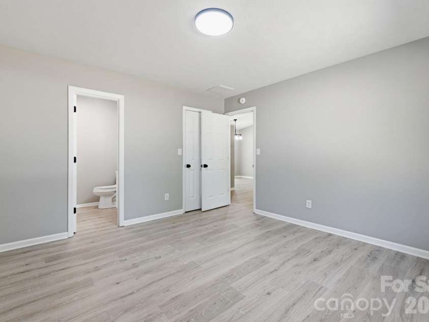 24 Sagefield Drive, Candler, NC 28715.  MLS# CAR4376875, YatesRealty ID 17444. 