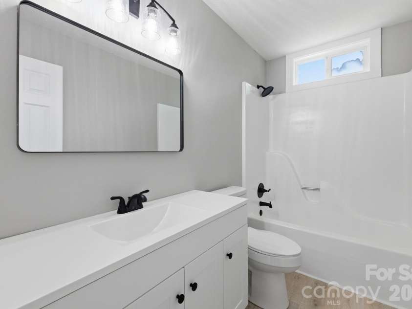 24 Sagefield Drive, Candler, NC 28715.  MLS# CAR4376875, YatesRealty ID 17444. 