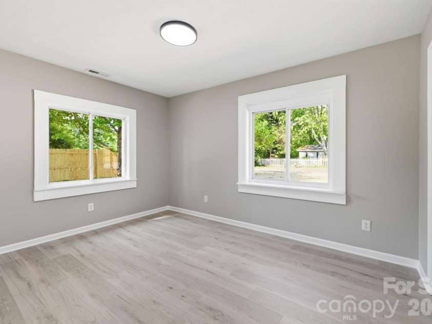24 Sagefield Drive, Candler, NC 28715.  MLS# CAR4376875, YatesRealty ID 17444. 
