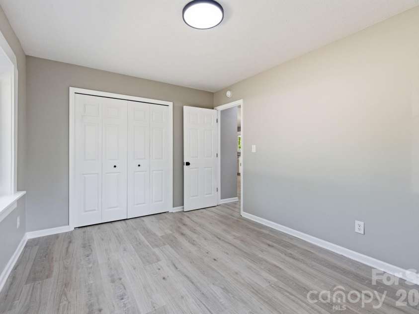 24 Sagefield Drive, Candler, NC 28715.  MLS# CAR4376875, YatesRealty ID 17444. 