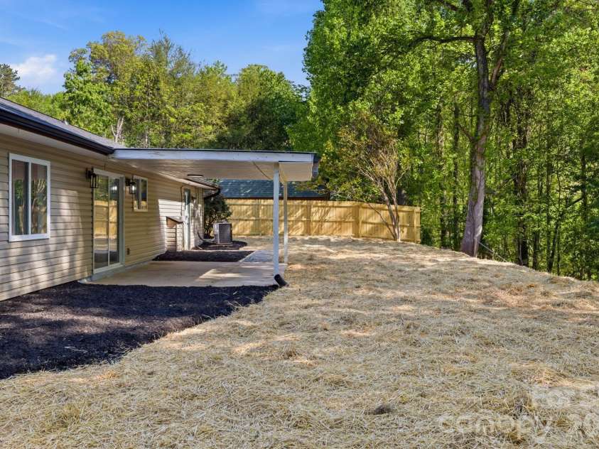 24 Sagefield Drive, Candler, NC 28715.  MLS# CAR4376875, YatesRealty ID 17444. 