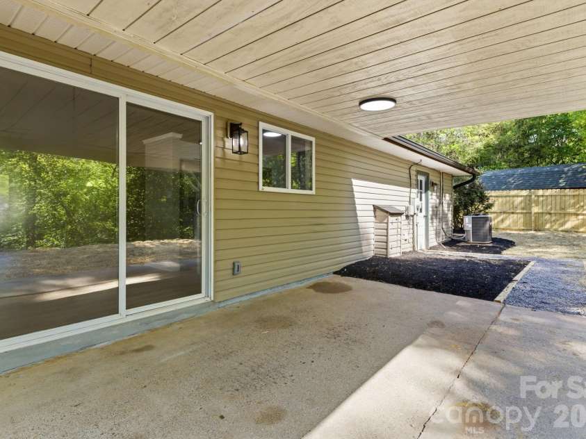 24 Sagefield Drive, Candler, NC 28715.  MLS# CAR4376875, YatesRealty ID 17444. 
