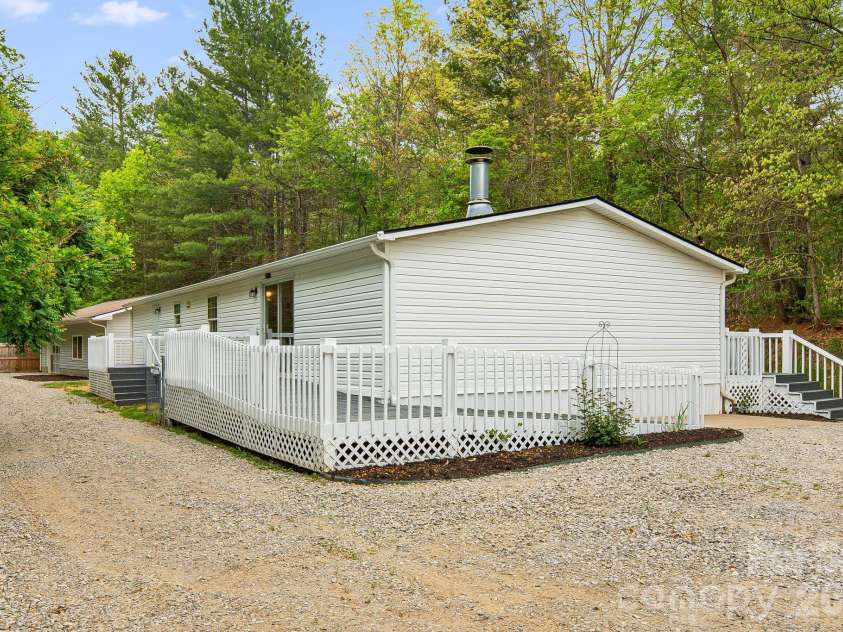 90 High Point Road, Weaverville, NC 28787.  MLS# CAR4376876, YatesRealty ID 17445. 