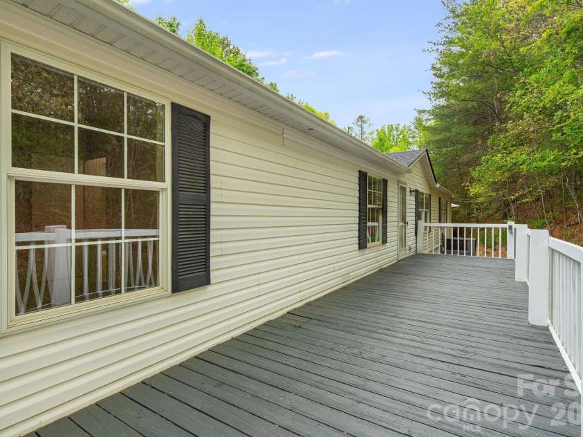 90 High Point Road, Weaverville, NC 28787.  MLS# CAR4376876, YatesRealty ID 17445. 