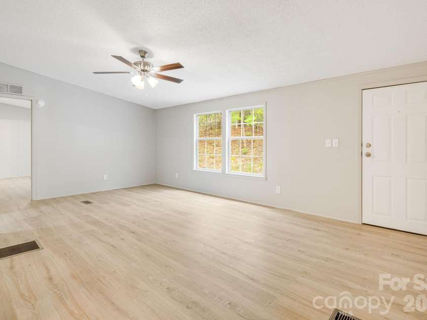90 High Point Road, Weaverville, NC 28787.  MLS# CAR4376876, YatesRealty ID 17445. 